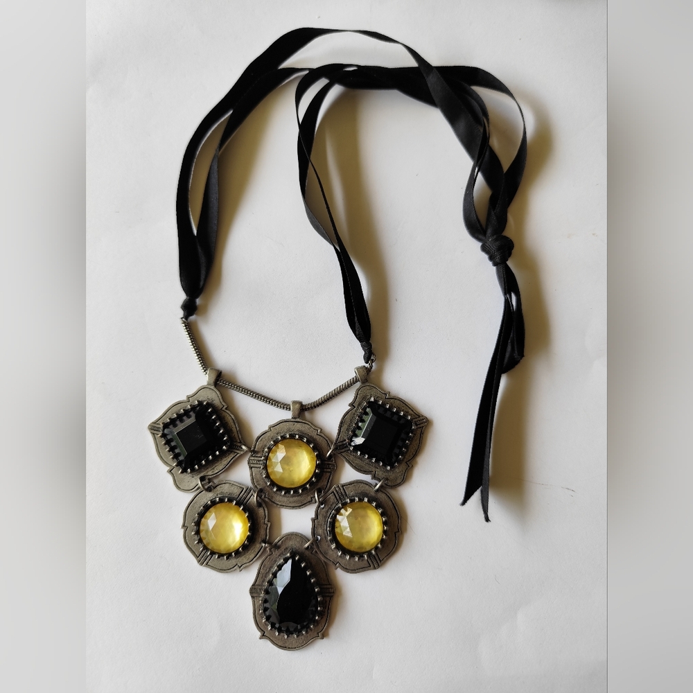 3/$25💙Art Deco Black and Yellow Geometric Necklace